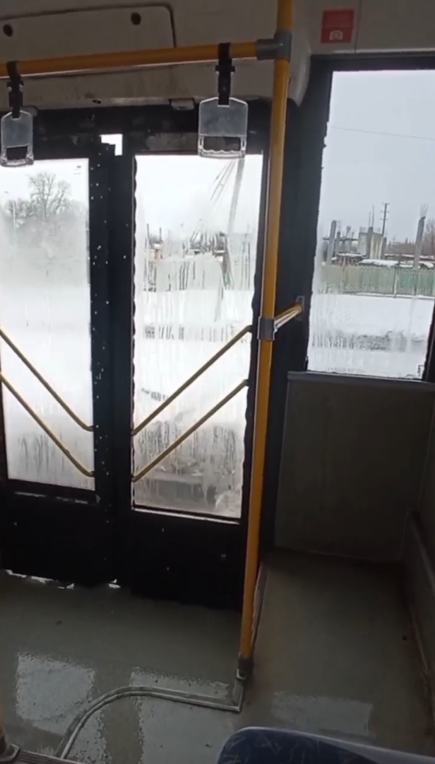 Итоги дождя: альметьевцы пожаловались на протекающие троллейбусы